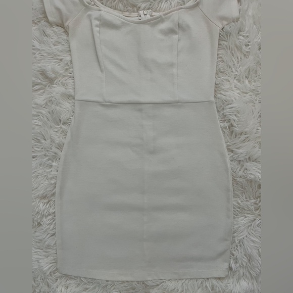 Tobi White Off-the-Shoulder Bodycon Mini Dress Size Medium - Picture 8 of 16